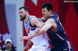 关于阿扎伦卡在加拿大队比赛中出色防守，大胜引发热议！的信息