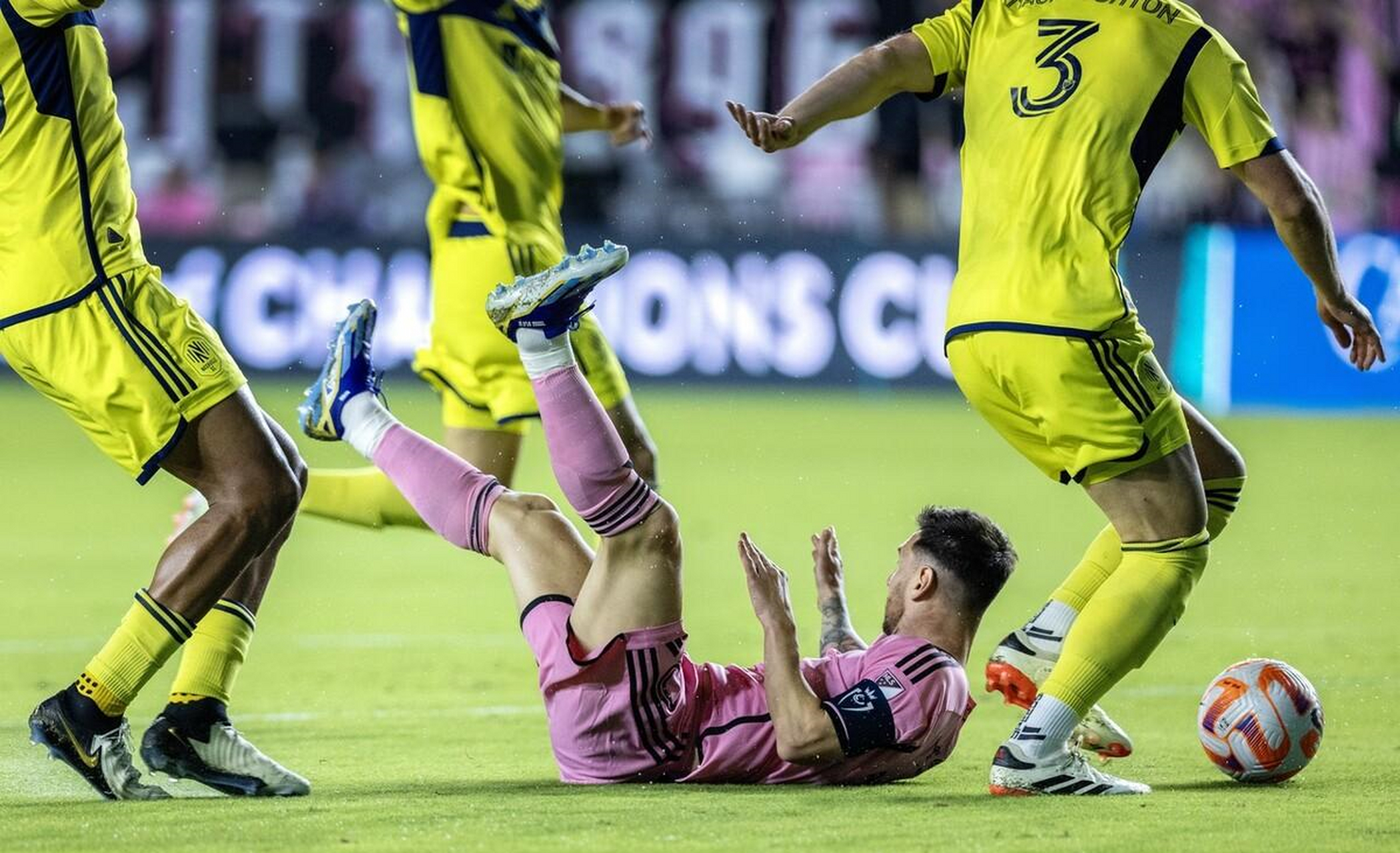 包含梅西爆冷击败巴塞罗那，高光表现引爆全场！的词条