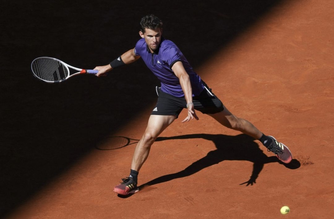 费德勒遭遇三连败，西班牙队教练面临压力！的简单介绍