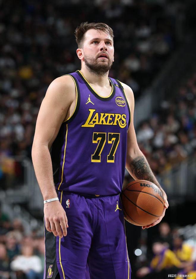  东契奇关键节点精彩发挥,g2带队取胜了吗 